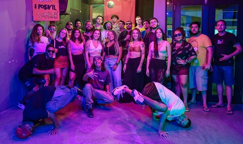 Banda Pedecoco coloca a ‘polícia’ pra dançar em “Baile Underground”